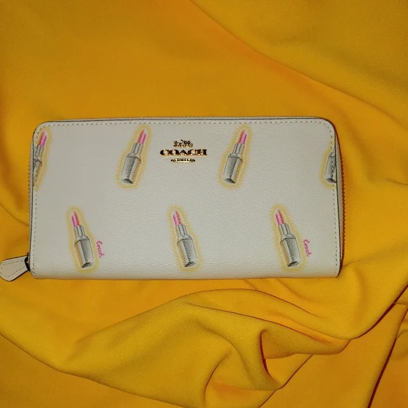MOTHER'S DAY Coach Lipstick Wallet - Picture 1 of 4